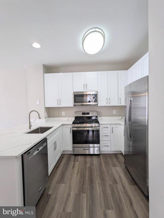 Building Photo - 46178 Cecil Terrace
