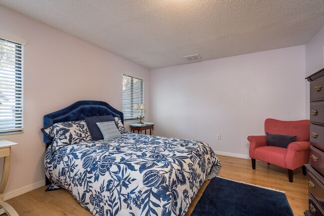 Building Photo - 102 Anclote Rd