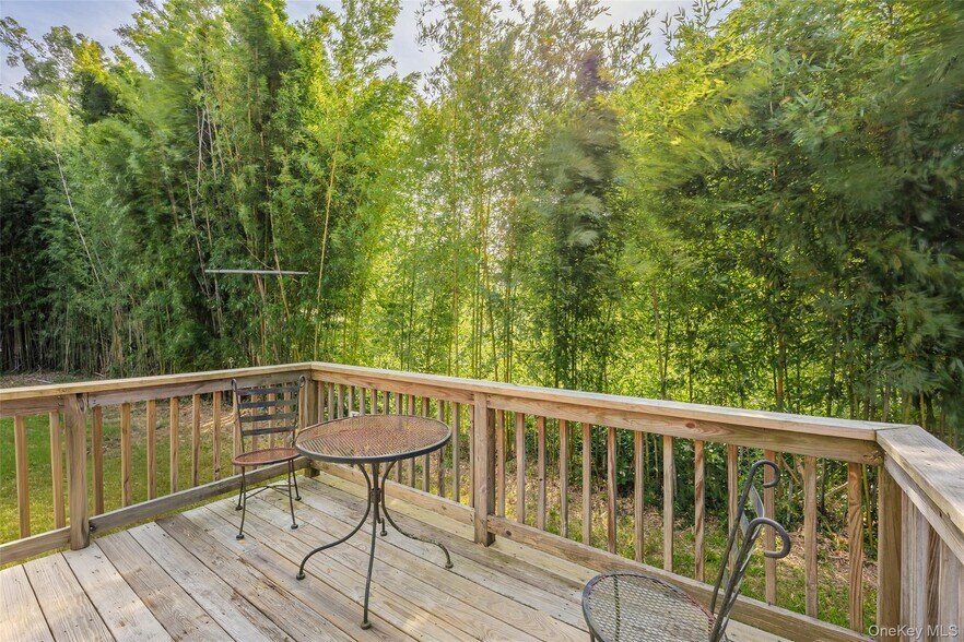 deck - 32 Whittier Dr