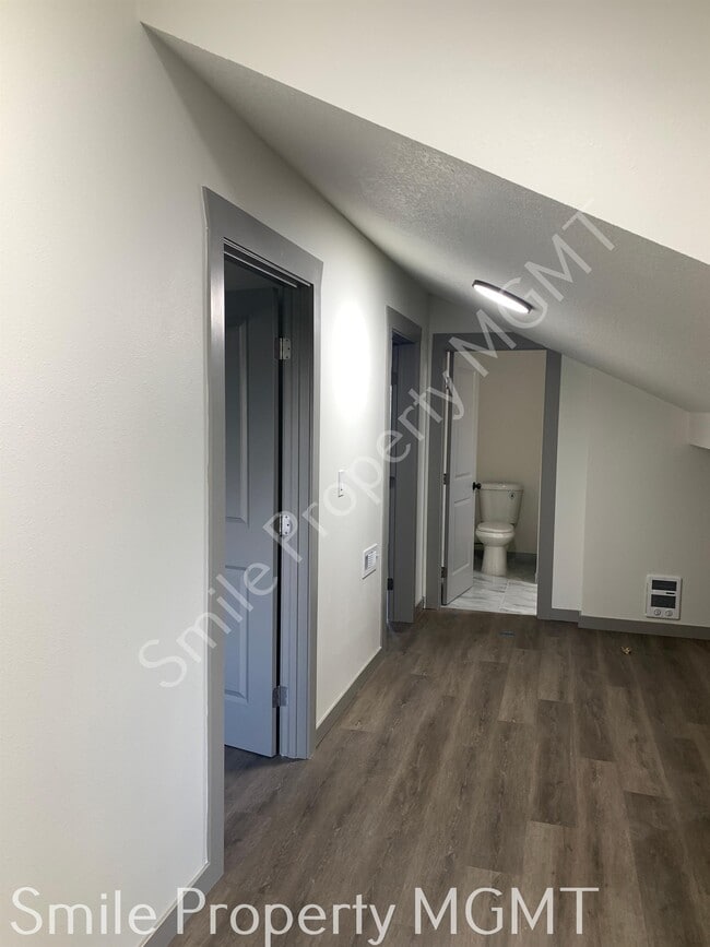 Building Photo - 5312 SE 92nd Ave
