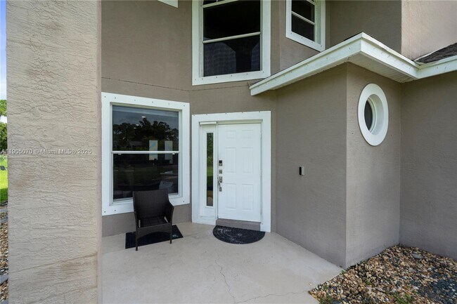 Building Photo - 17125 35th Pl N