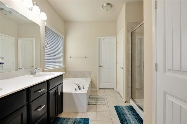 Building Photo - 628 Crowell Dr