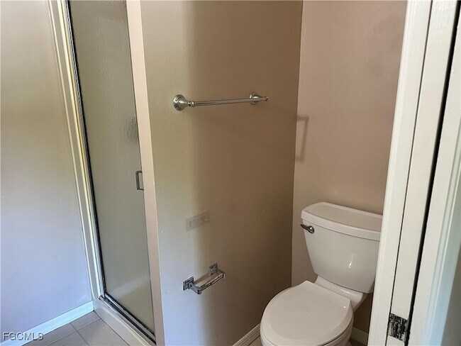 Building Photo - 1025 SE 24th Ave