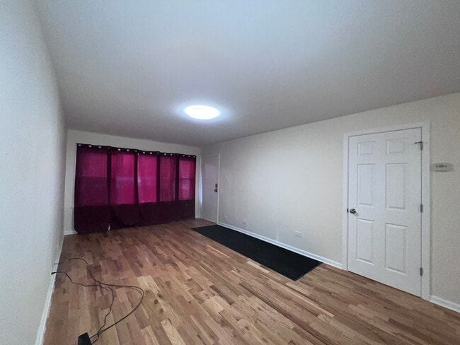 Building Photo - 8919 S Muskegon Ave