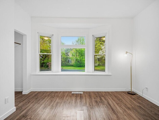 Building Photo - Stunning Updated Home in North Spokane | Bright Interiors, Modern Kitchen & Private Patio