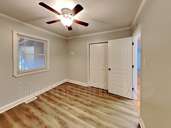 Building Photo - 521 Madison Ave