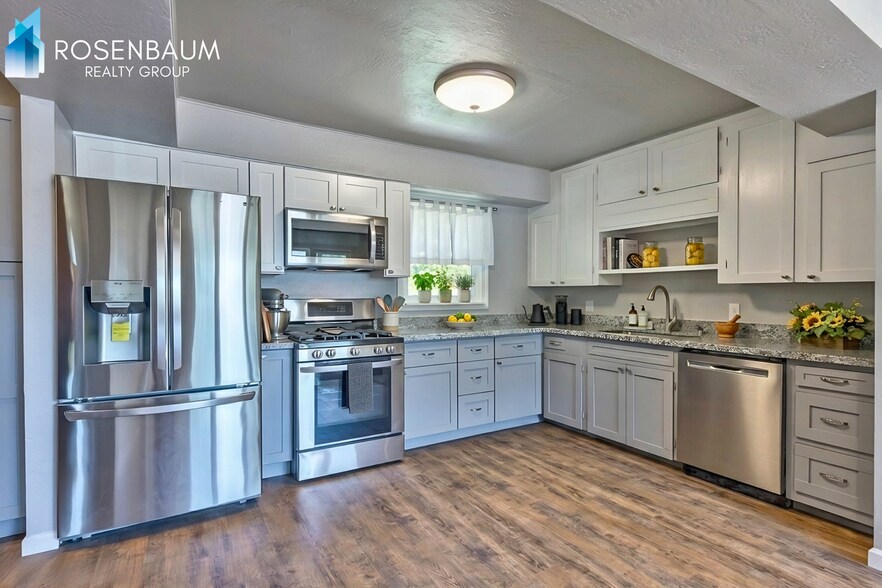 Building Photo - Charming 3-beds, 2-baths single-level home nestled in the desirable Prescott Heights community!