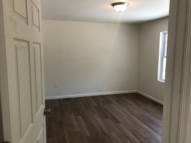 Building Photo - 255 N Governors Blvd