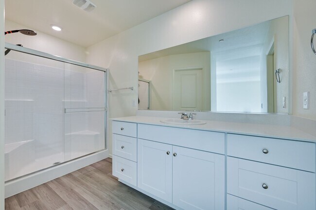 Building Photo - NW 3 Bedroom Townhouse!! Gated Community Pool!! 2 Car Garage!!! No Carpet downstairs.