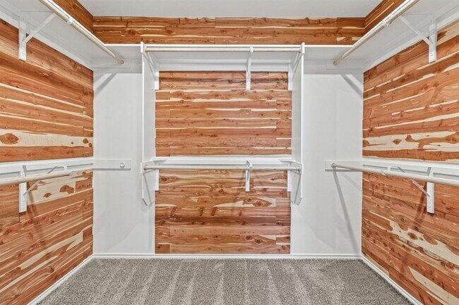 Building Photo - 7116 Silver Star Ln