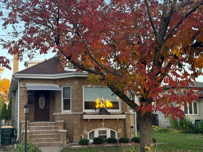 Primary Photo - 7109 Keeler Ave