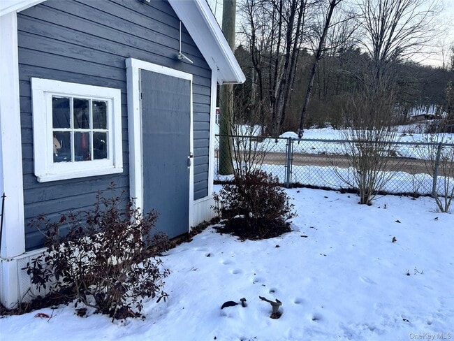 Building Photo - 13 Herlings Rd