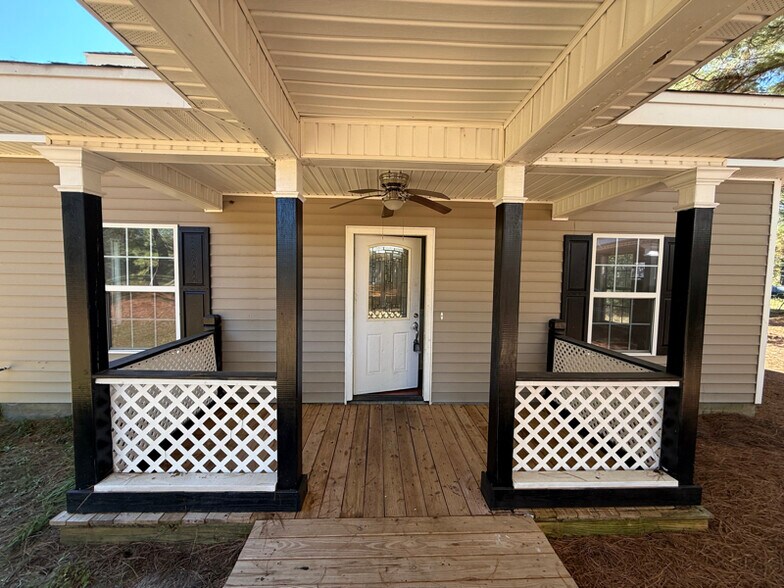 Building Photo - 168 Creekside Manor Rd