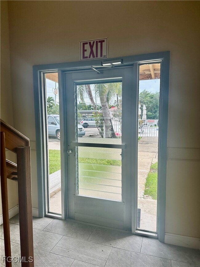 Building Photo - 4802 Tudor Dr