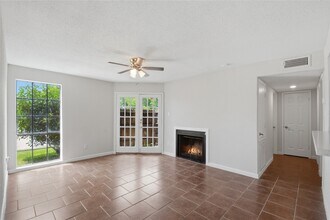 Building Photo - 12500 Sandpiper Dr