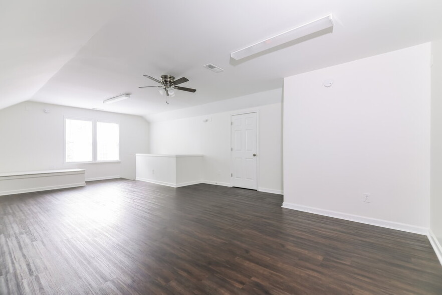 Building Photo - 3600 Saguaro Ct