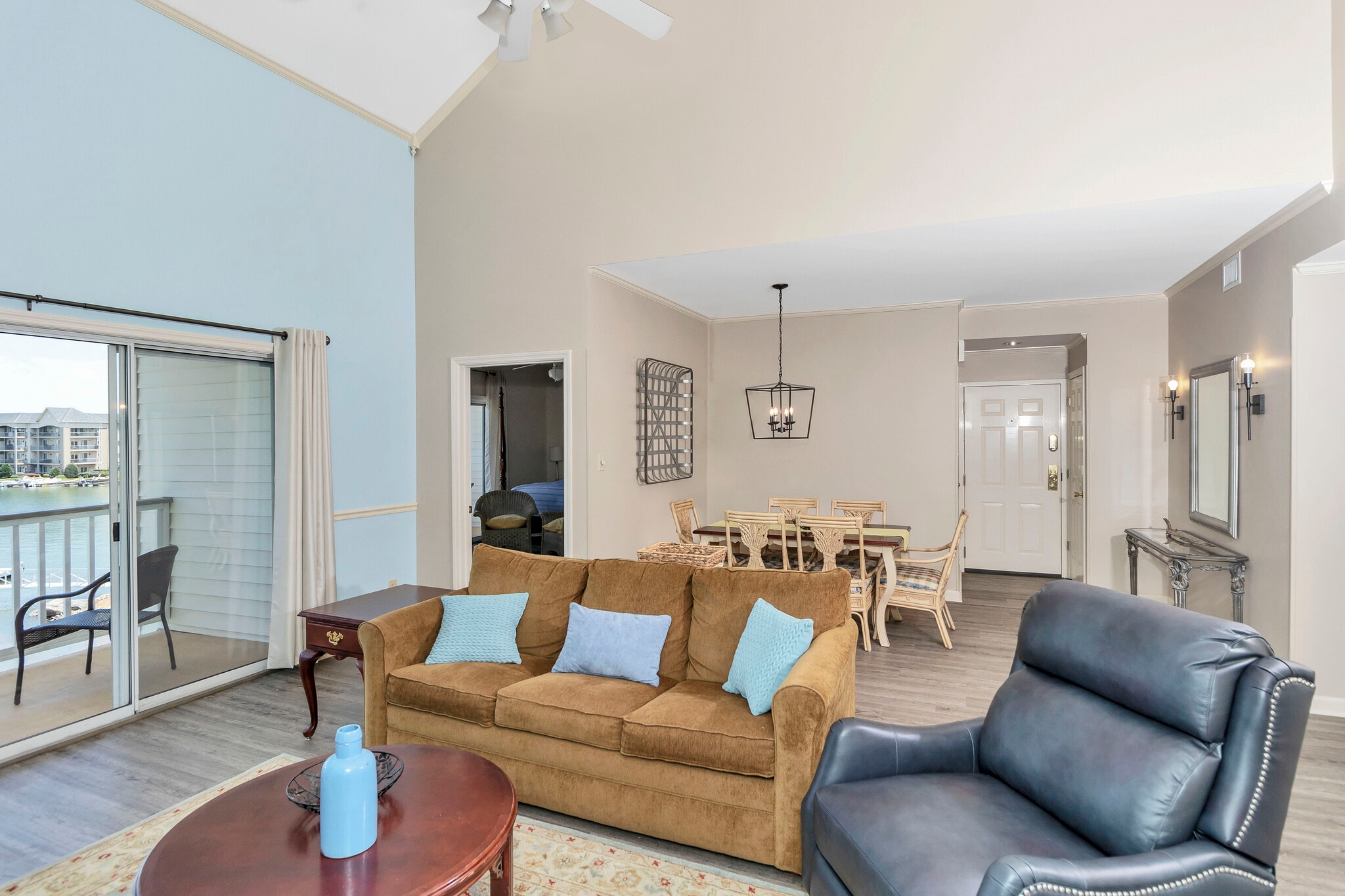 Building Photo - 203 Sunset Point Dr