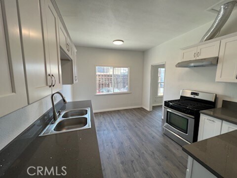 Building Photo - 6090 Saturn St
