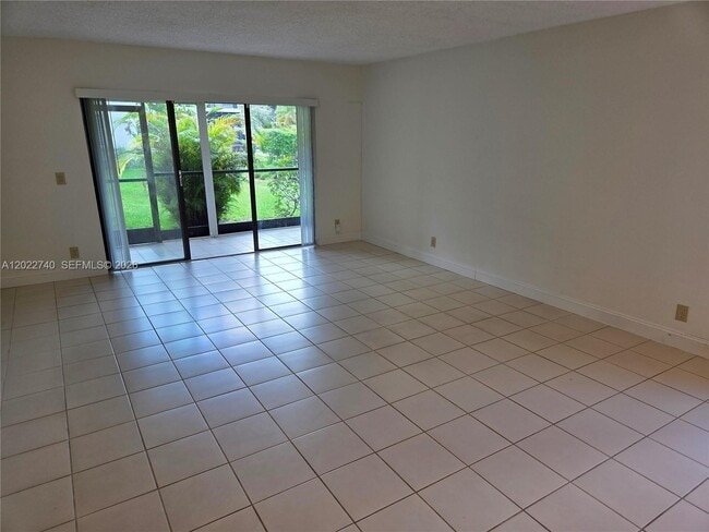 Building Photo - 413 Lakeview Dr