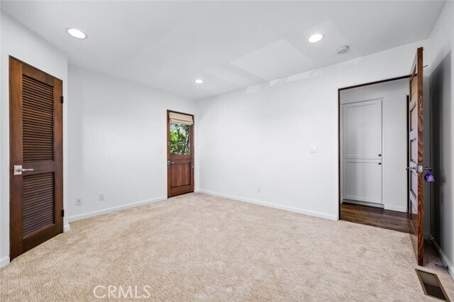 Building Photo - 1020 Skyline Dr