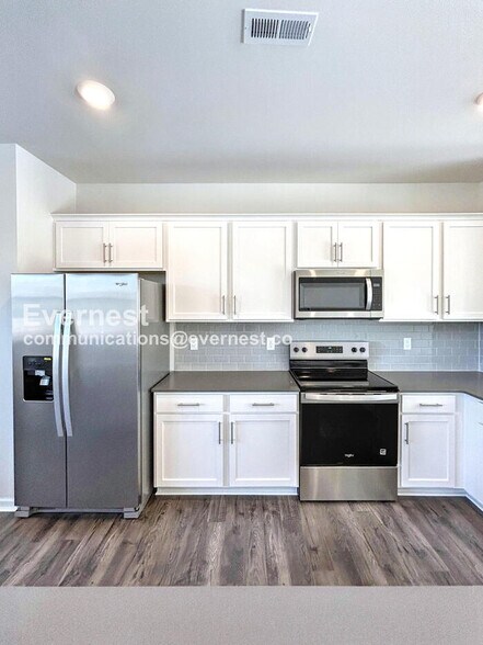 Building Photo - 813 Washington St