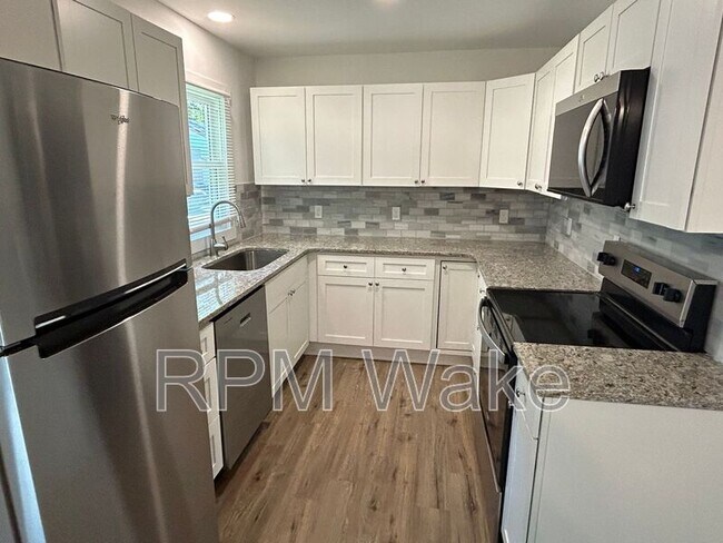 Building Photo - 2325 Quartz Ct
