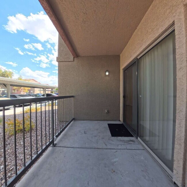Building Photo - 8000 W Badura Ave