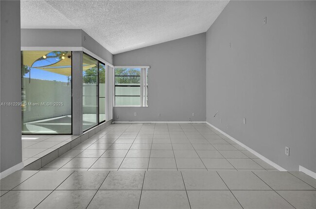 Building Photo - 11054 SW 136th Ct
