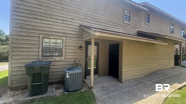 Building Photo - 200 Parma Dr