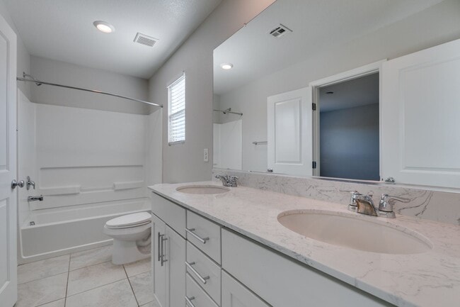 Building Photo - South West/ Mountains Edge 3 BD, 2.5 BA GATED COMMUNITY HOME