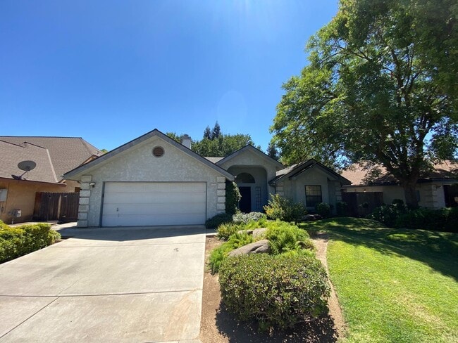 Primary Photo - North West Fresno Home, 3BR/2BA, 1878sf, B...
