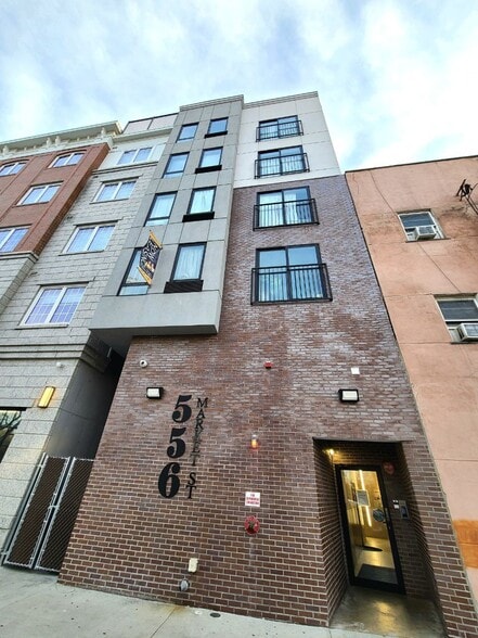 Building Photo - 556 Market St