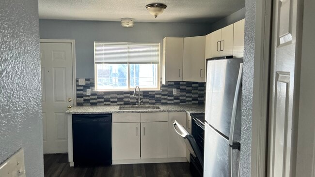 Building Photo - 1302 Quail Cir