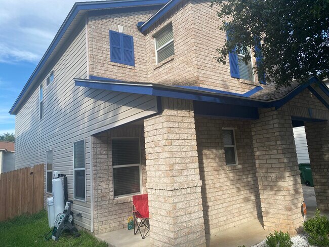 Building Photo - 2219 Boxer Palm