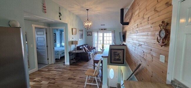 Building Photo - 33 Oceanside Dr