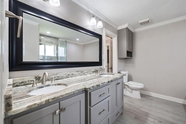 Building Photo - 13834 Fleur De Lis Blvd