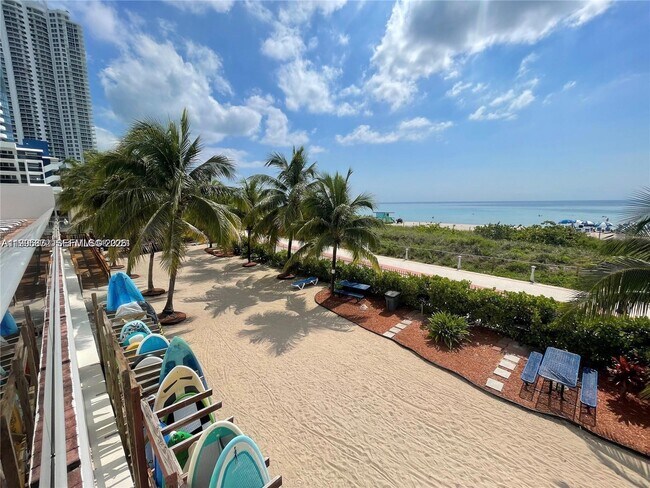 Building Photo - 6039 Collins Ave