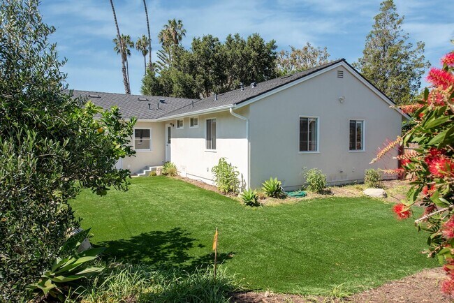 Building Photo - Remodeled Mesa Home Steps From Shoreline Park!