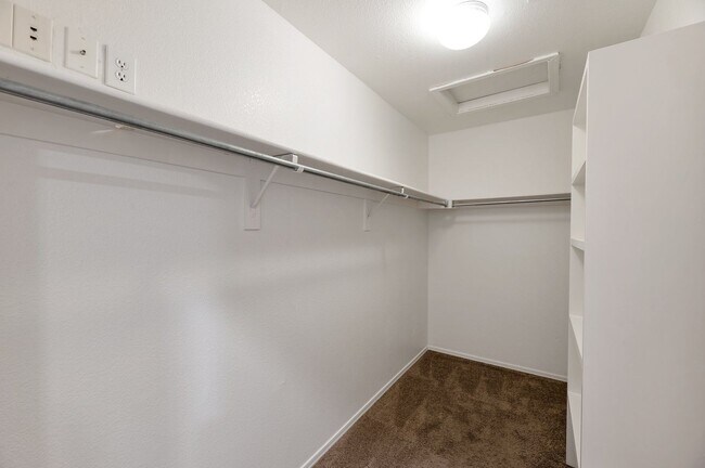 Building Photo - 3 bed 2 bath home in the Arizona Impressions subdivision - Cross streets: Cooper & SE Pecos