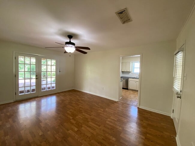 Building Photo - 619 Baird Dr