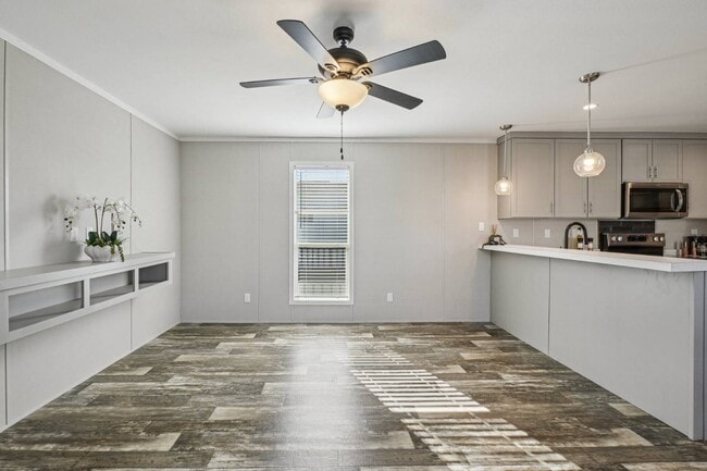 Building Photo - 1616 American Dr