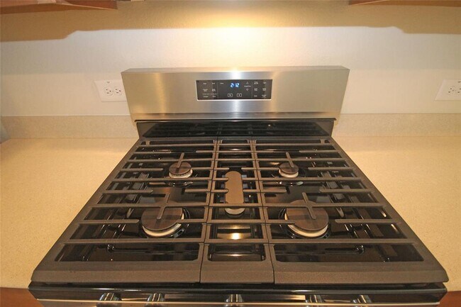 Building Photo - 4415 Iron Horse Dr