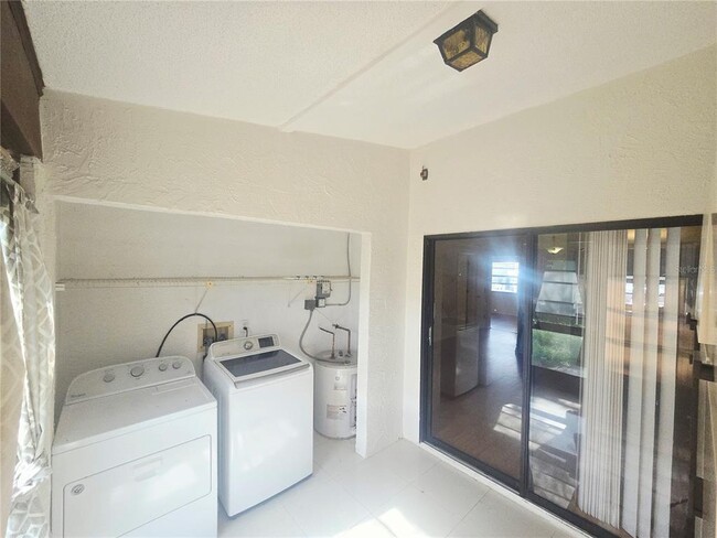 Building Photo - 6425 Drexel Dr