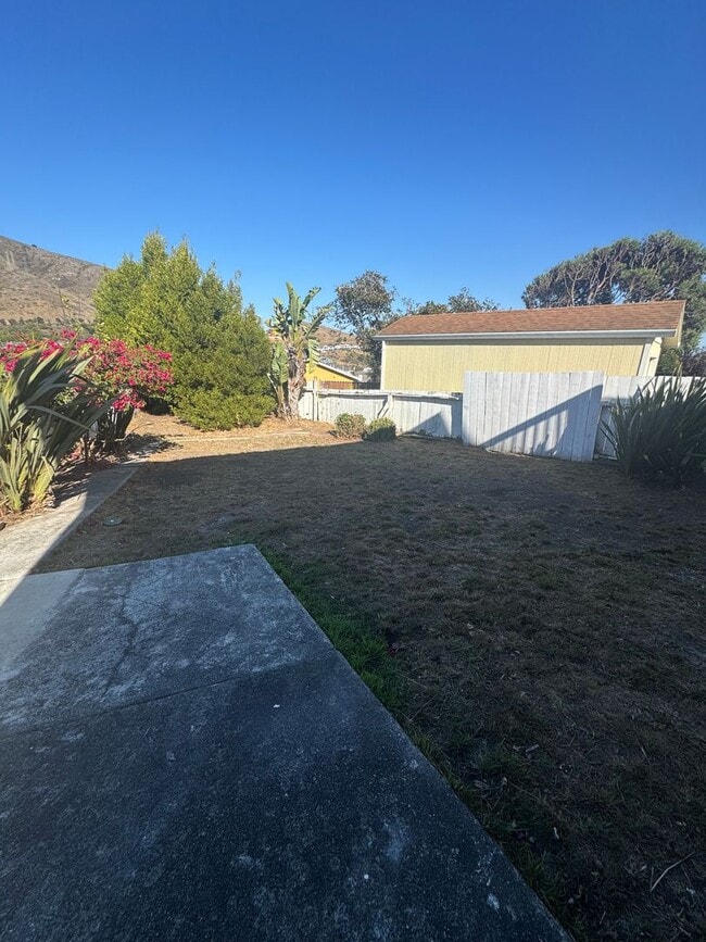 Building Photo - Spacious 3BR/2BA home in South San Francisco