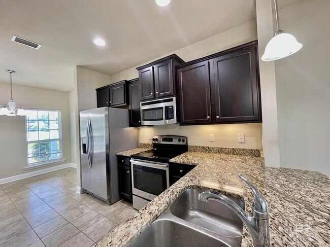 Building Photo - 324 Majestic Beauty Ave