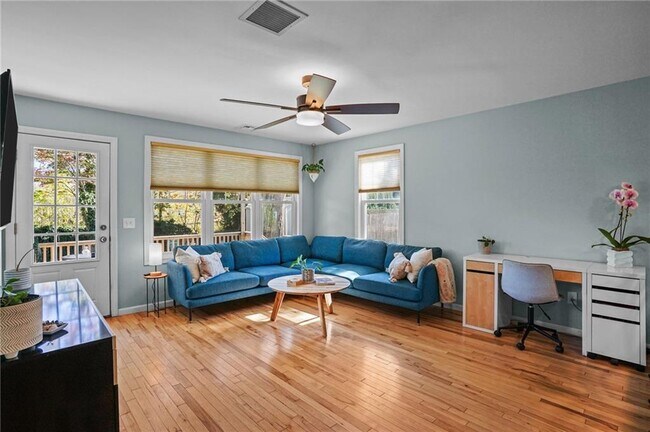 Building Photo - 31 Smith St