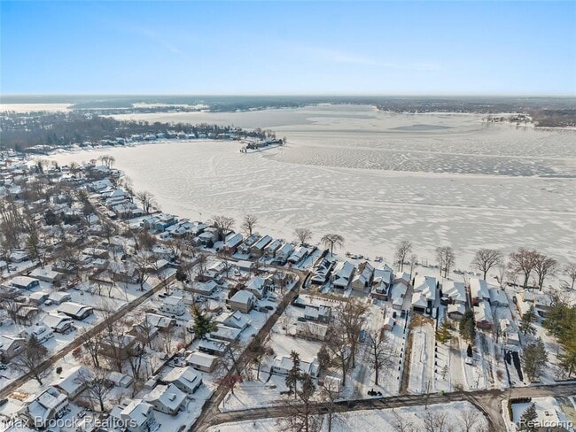 Building Photo - 3020 Grove St