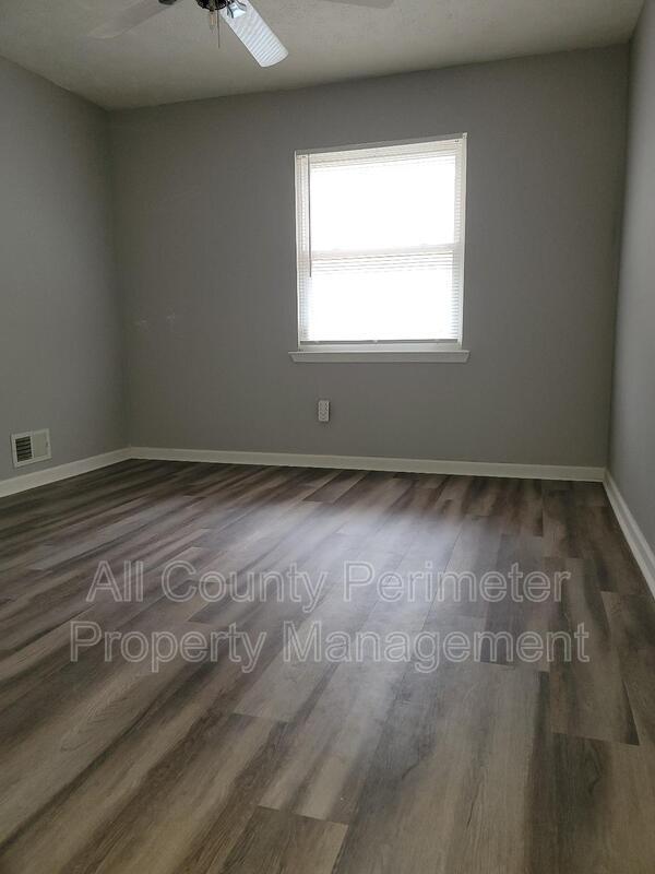 Building Photo - 195 Huntington Ct