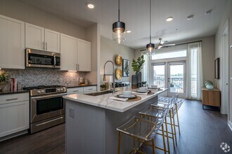 Building Photo - More Freedom, Less Rent – 1 bed / 1 bath 1...