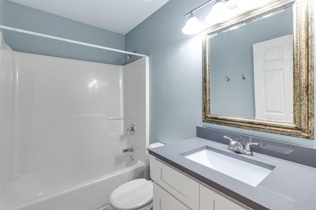 Building Photo - 210 S Shore Dr